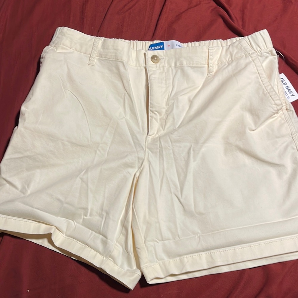 Brand new cream colored Old navy shorts